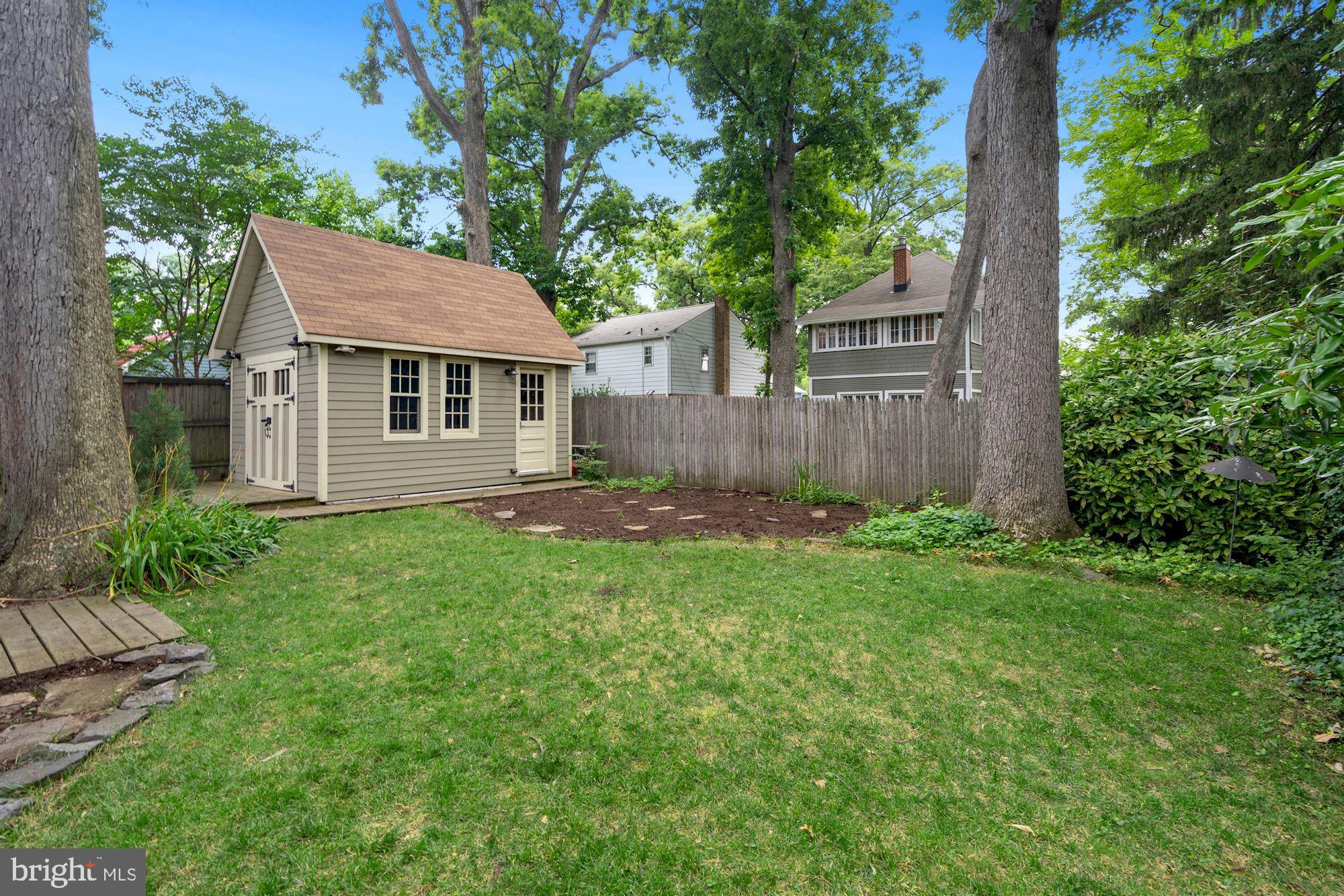 MAYWOOD - Residential