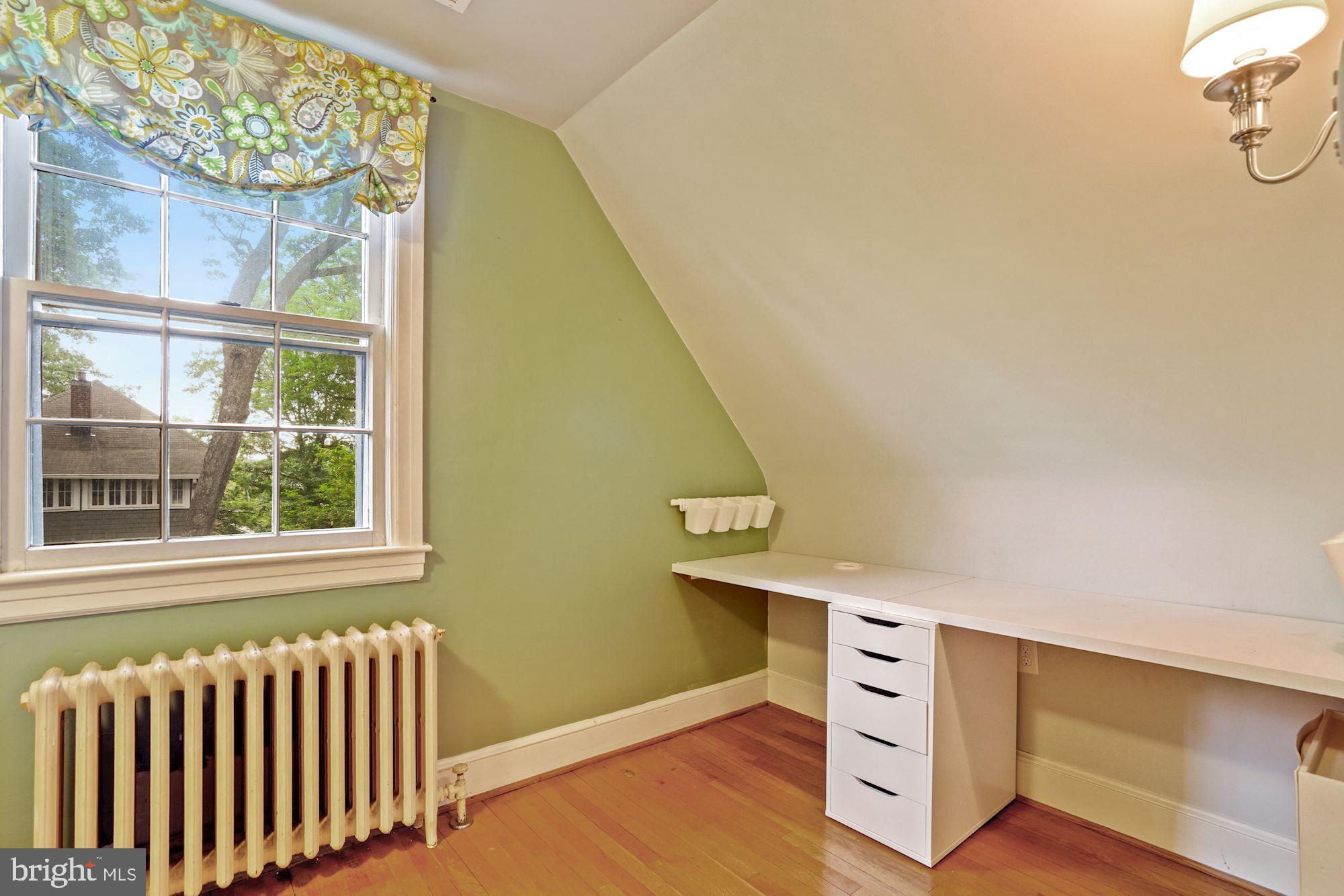 MAYWOOD - Residential