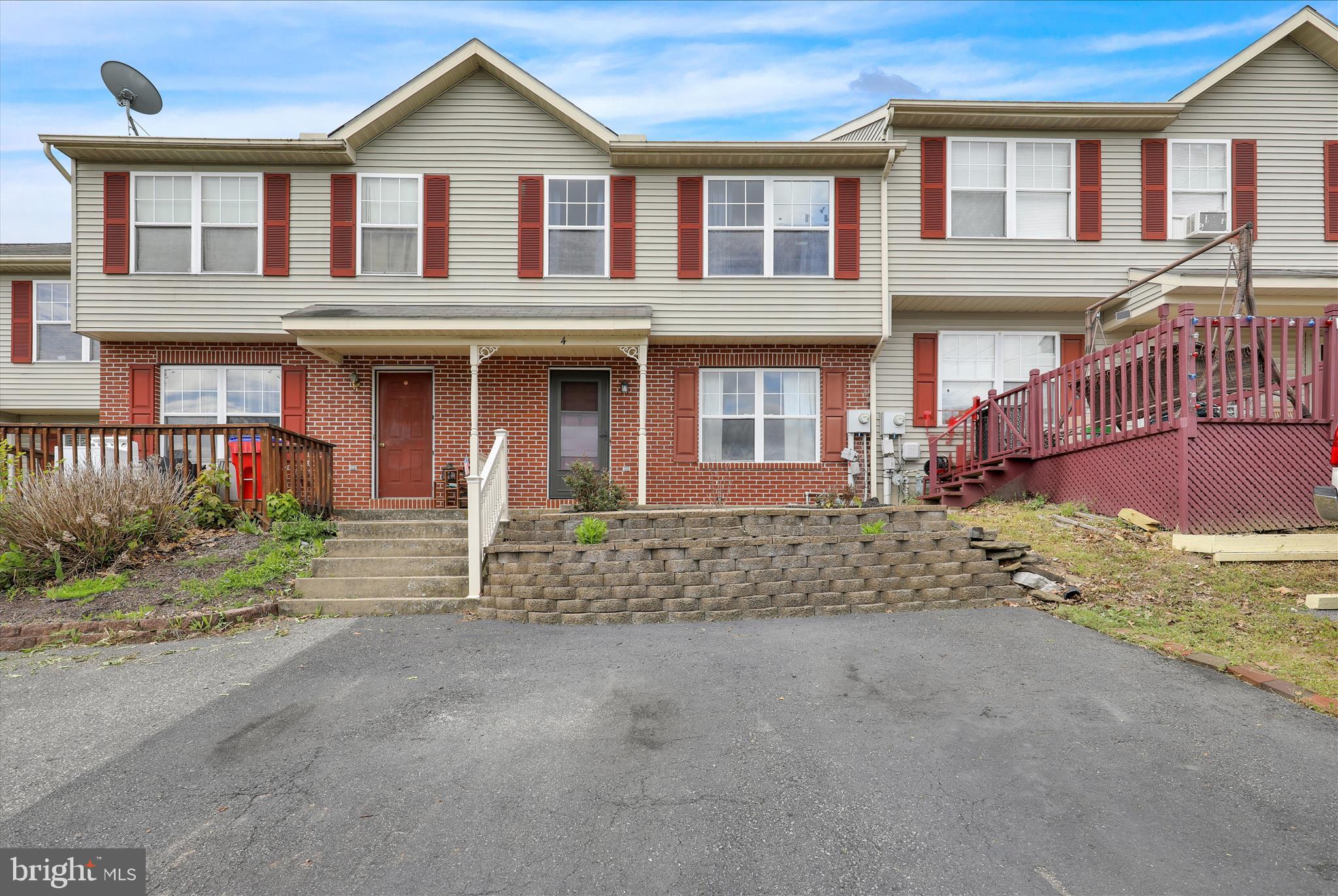 HAWK RIDGE - Residential