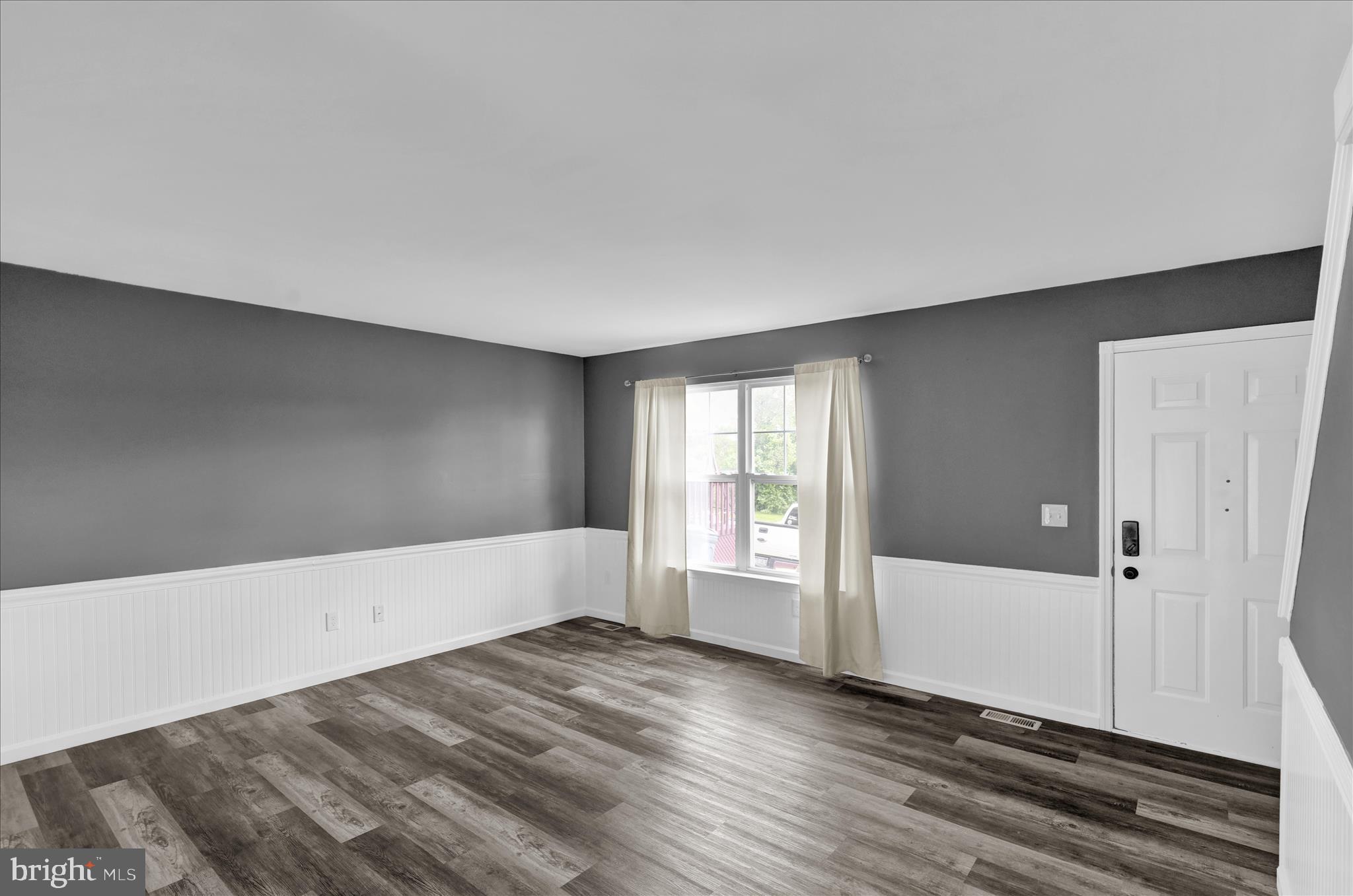 4 RED TAIL COURT