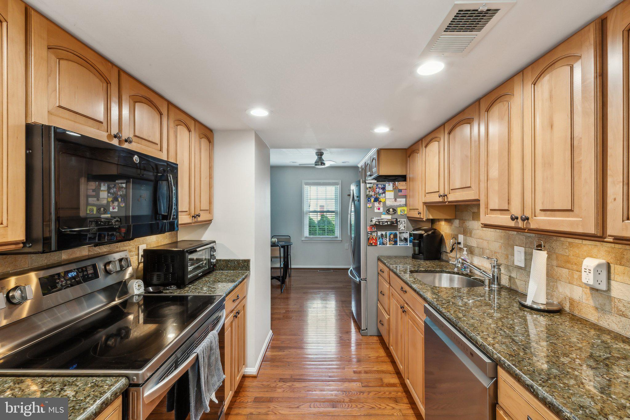 LAKE RIDGE - Residential