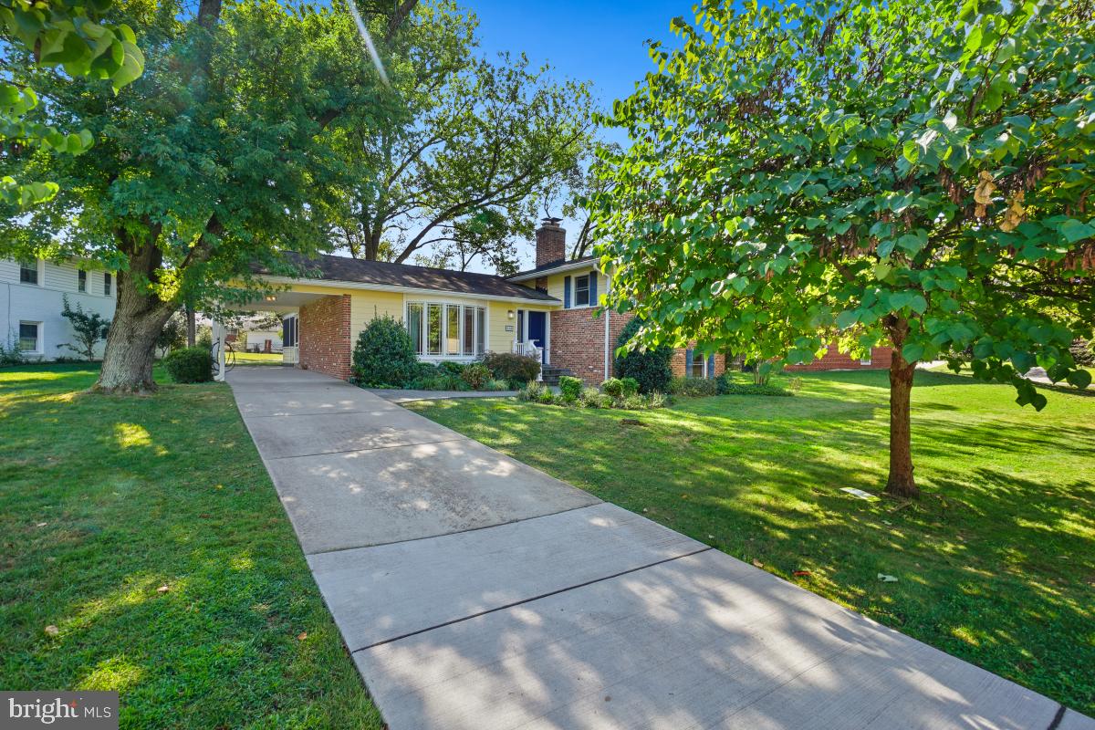 BURNT MILLS MANOR - Residential