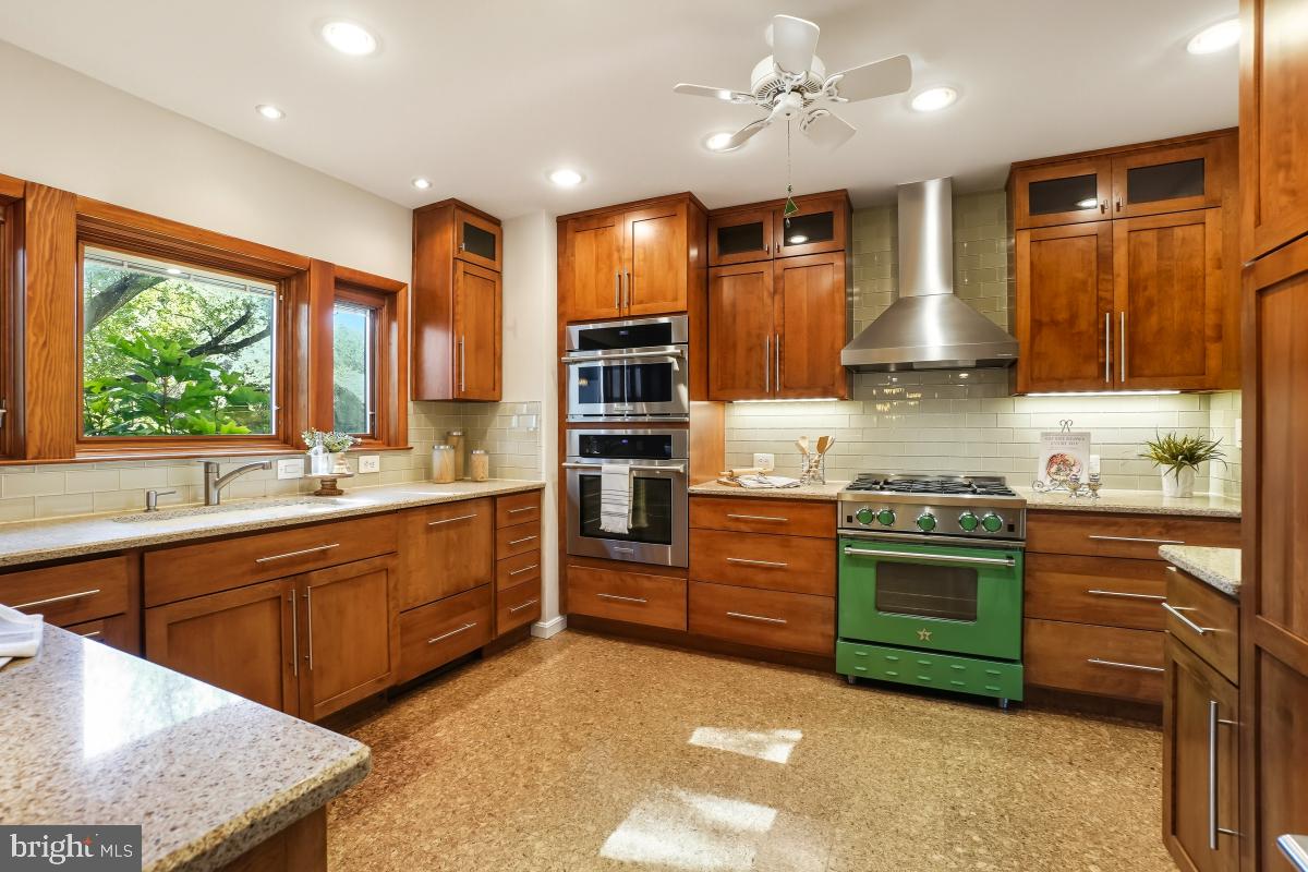 BURNT MILLS MANOR - Residential