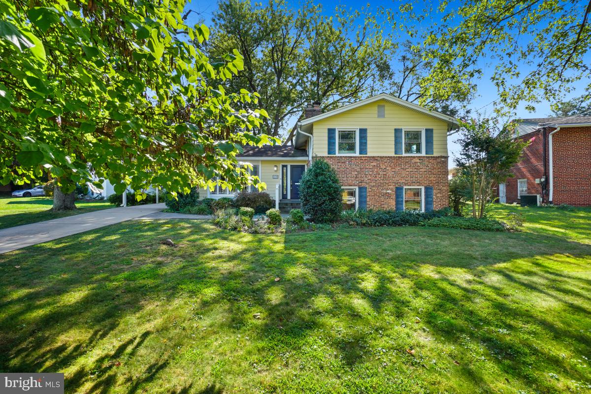 BURNT MILLS MANOR - Residential