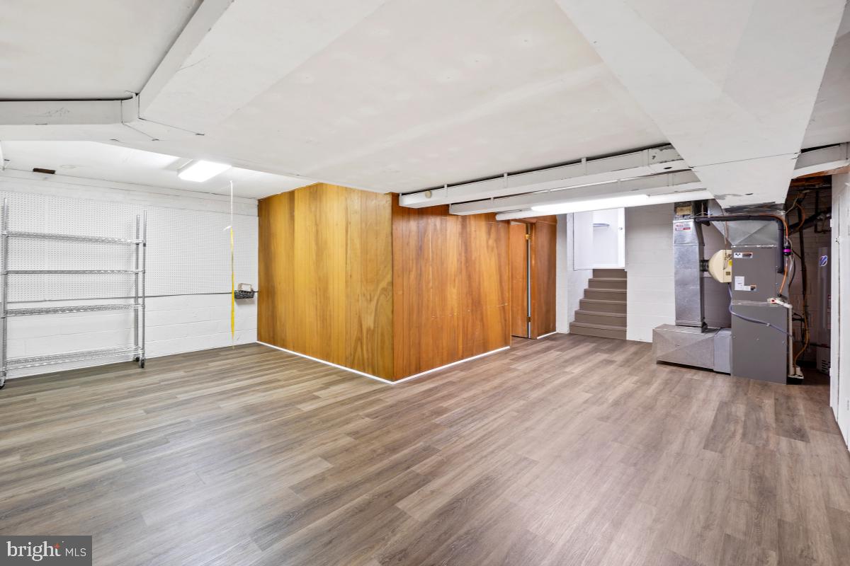 BURNT MILLS MANOR - Residential