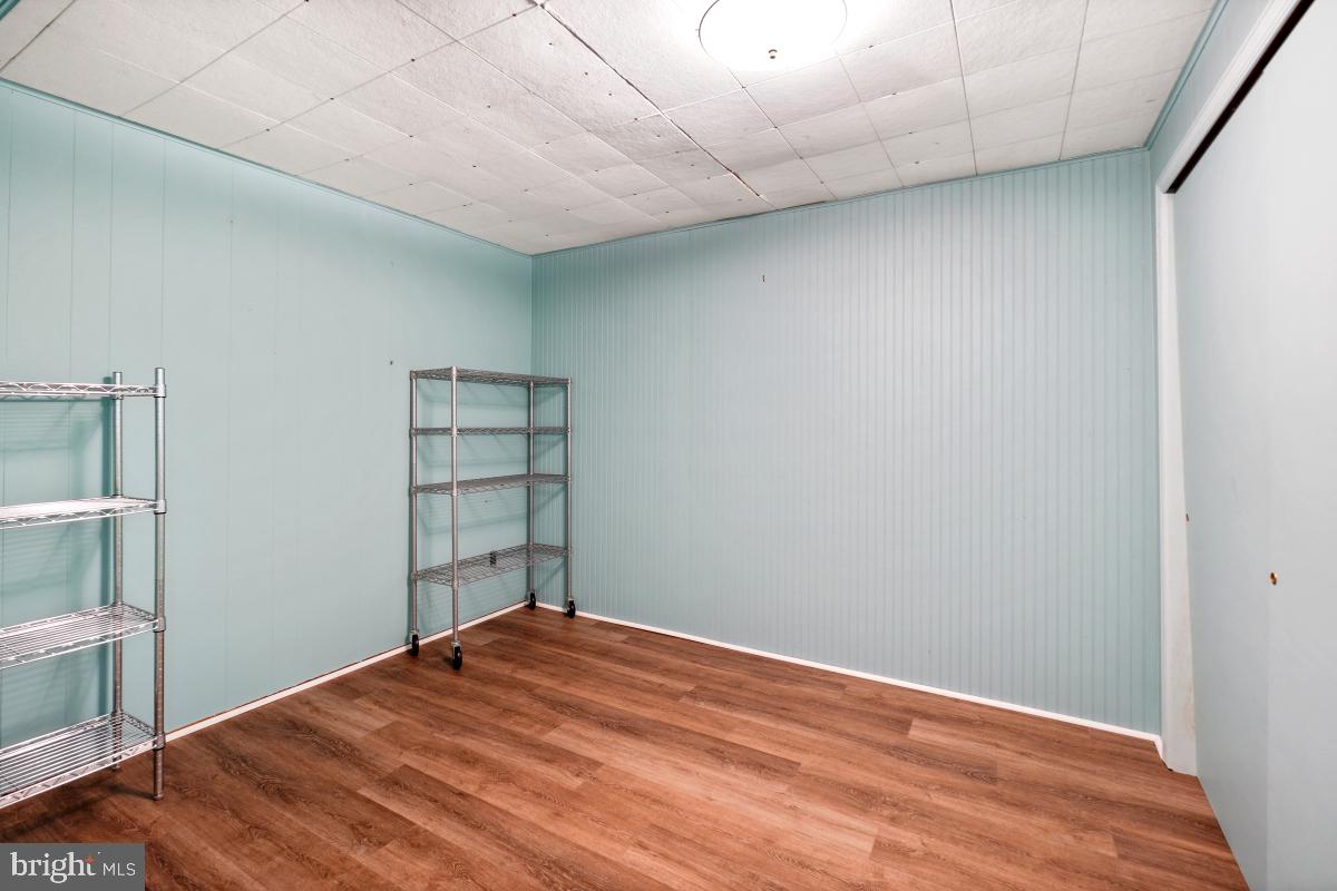 BURNT MILLS MANOR - Residential