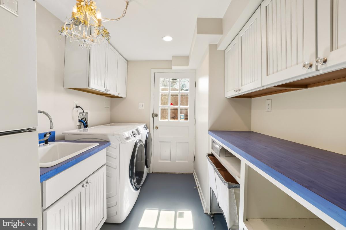 BURNT MILLS MANOR - Residential