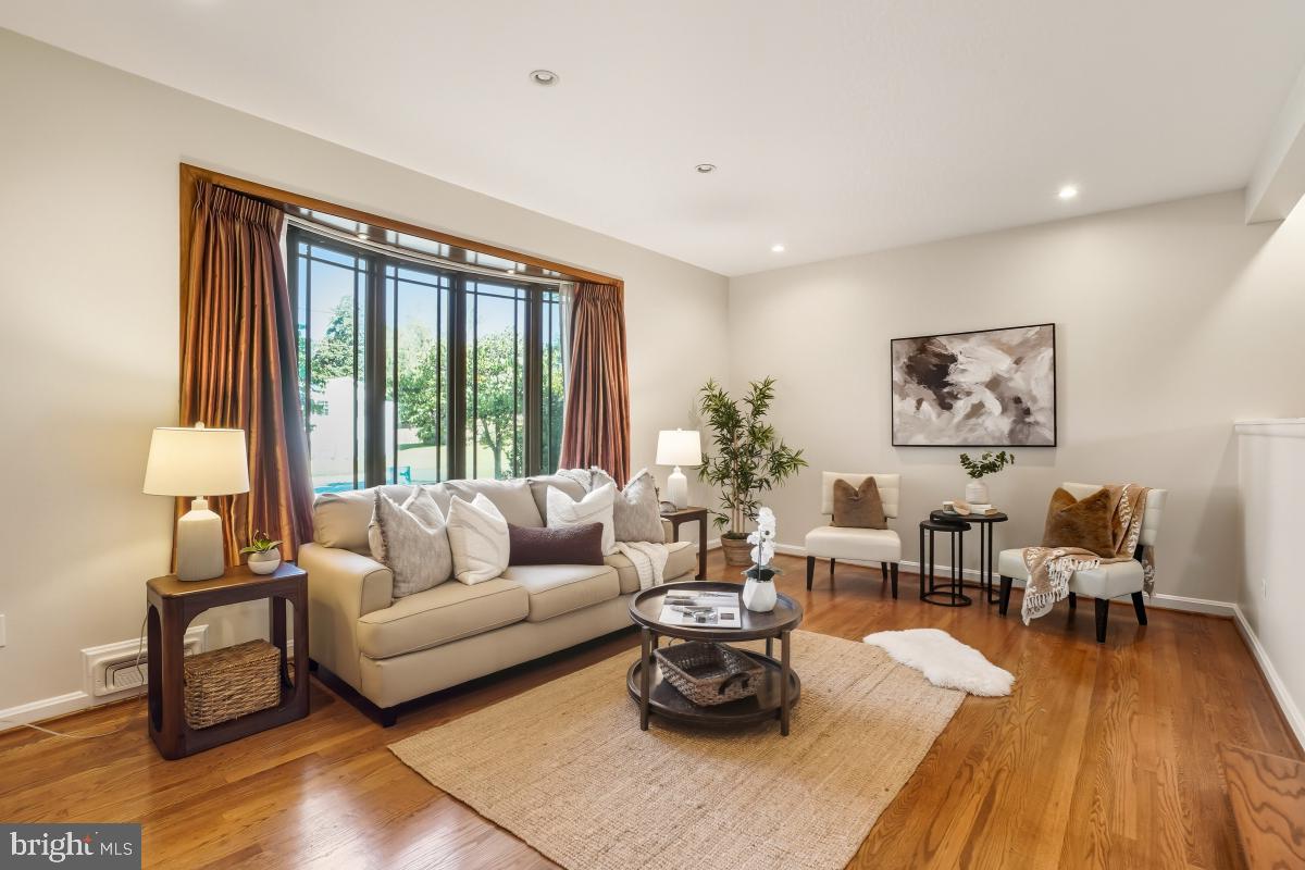 BURNT MILLS MANOR - Residential