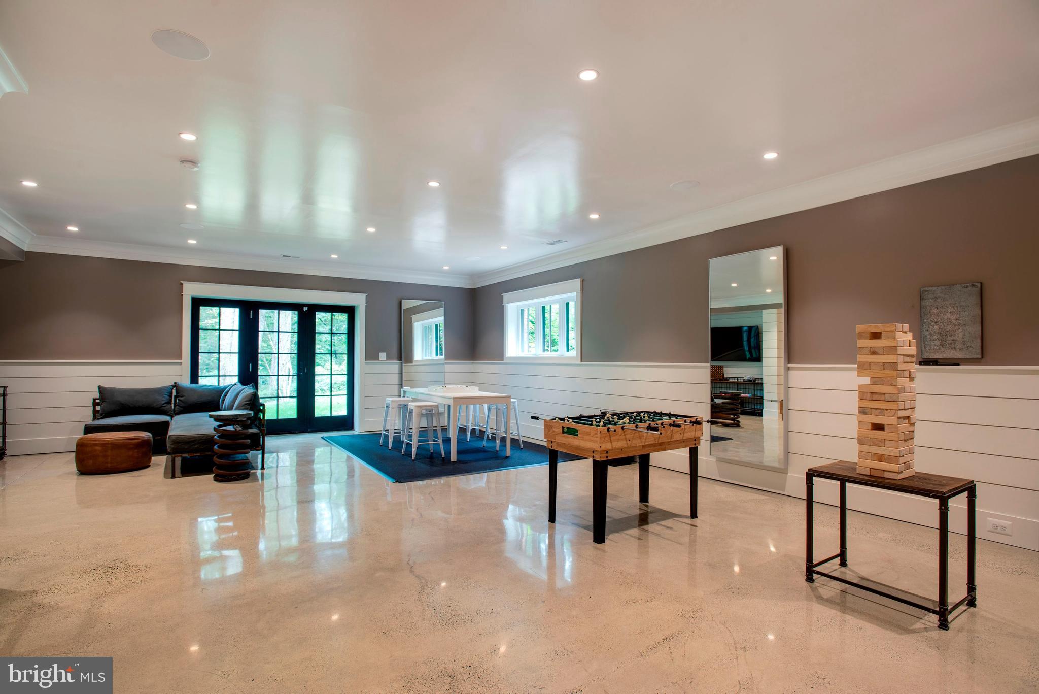 RIVER OAKS - Residential