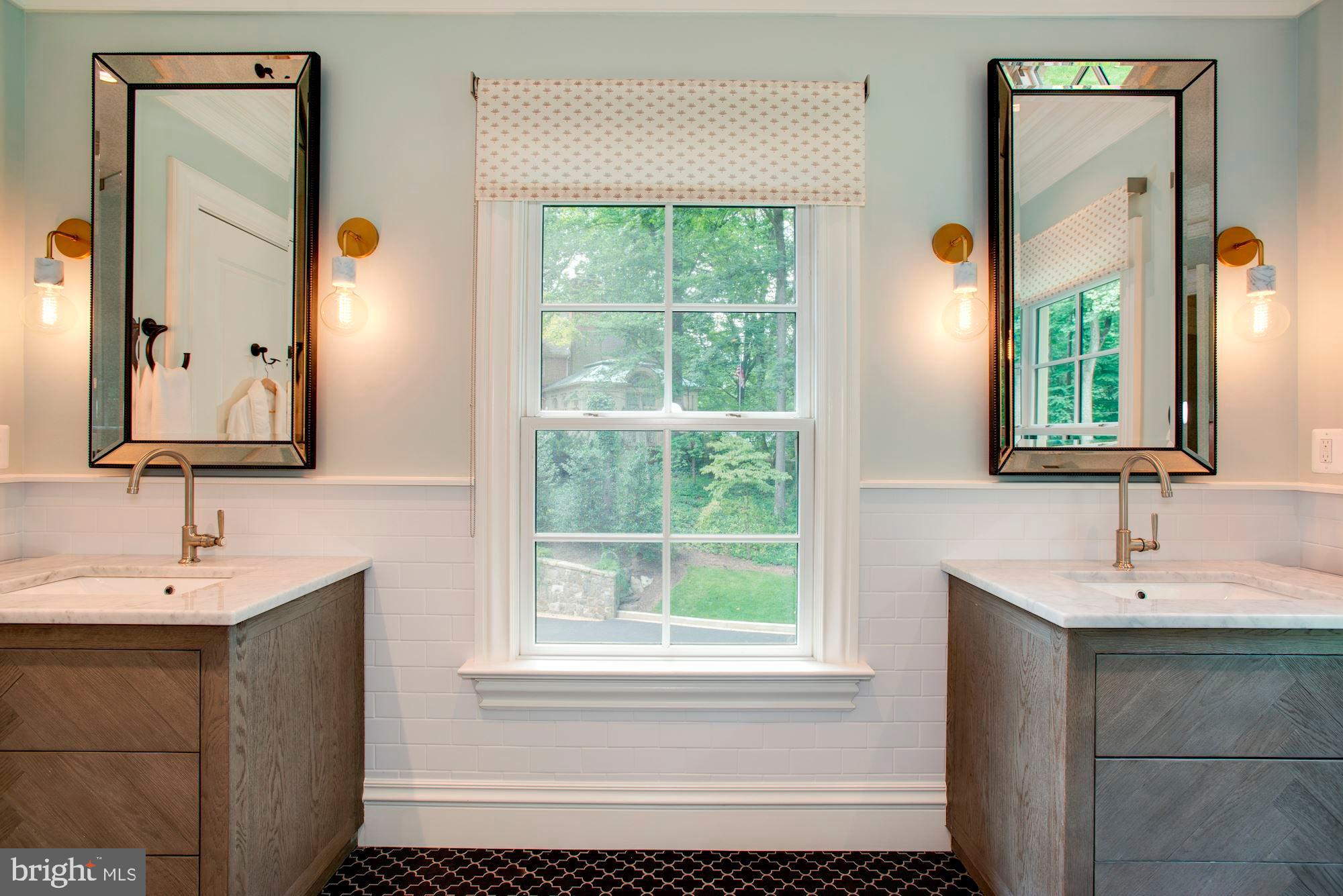 RIVER OAKS - Residential