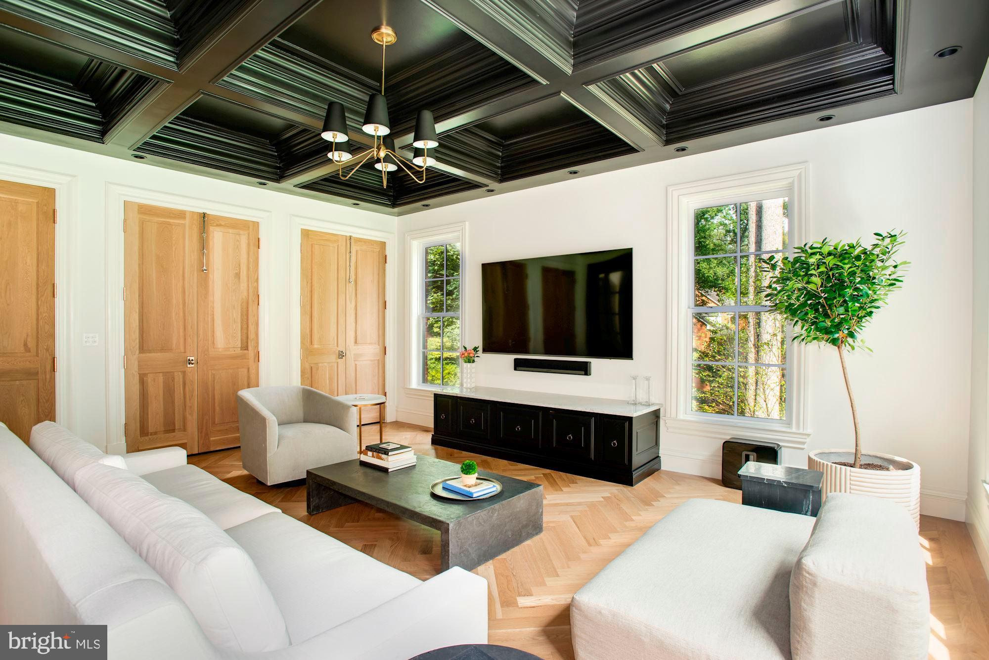 RIVER OAKS - Residential