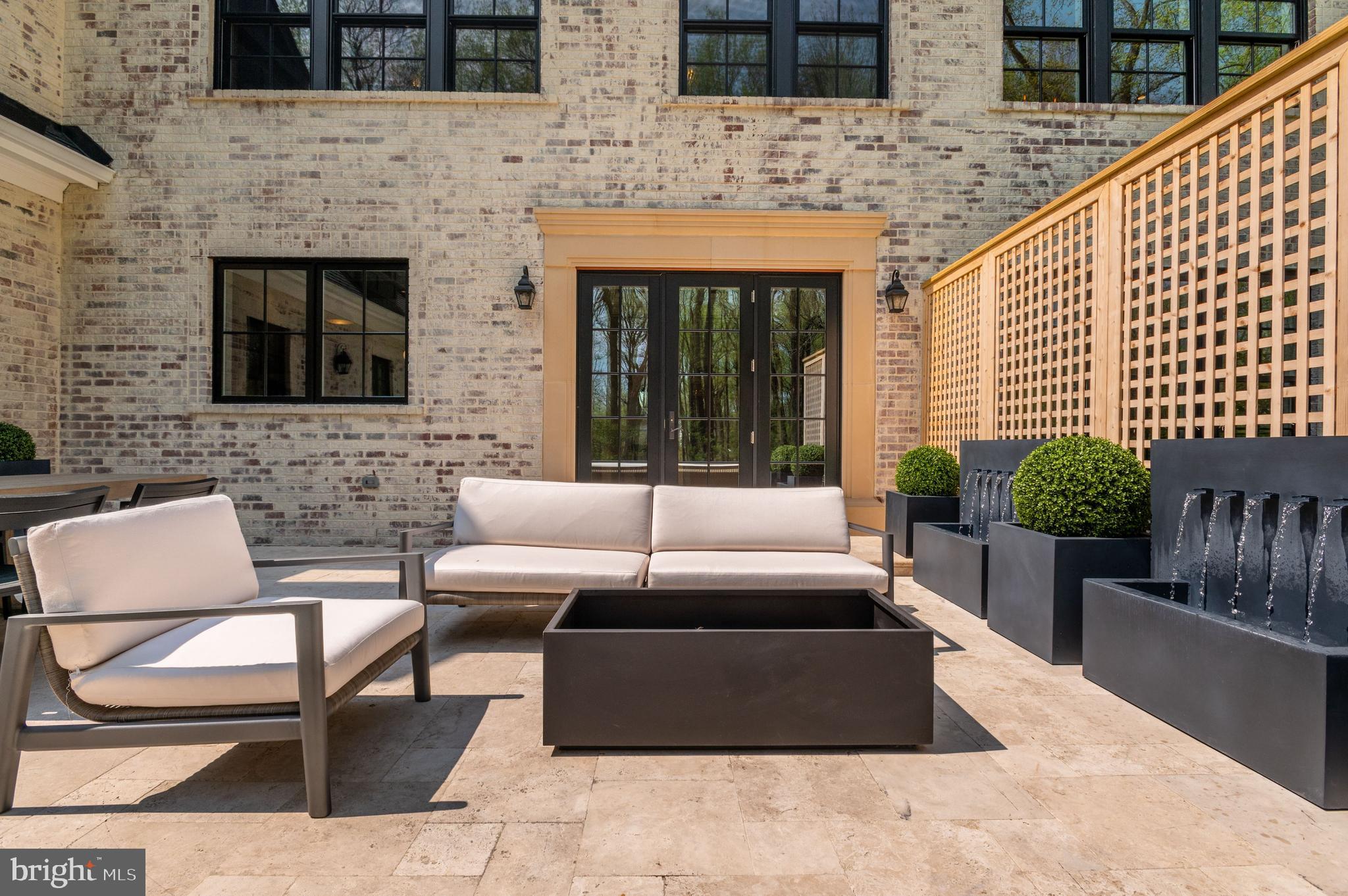 RIVER OAKS - Residential