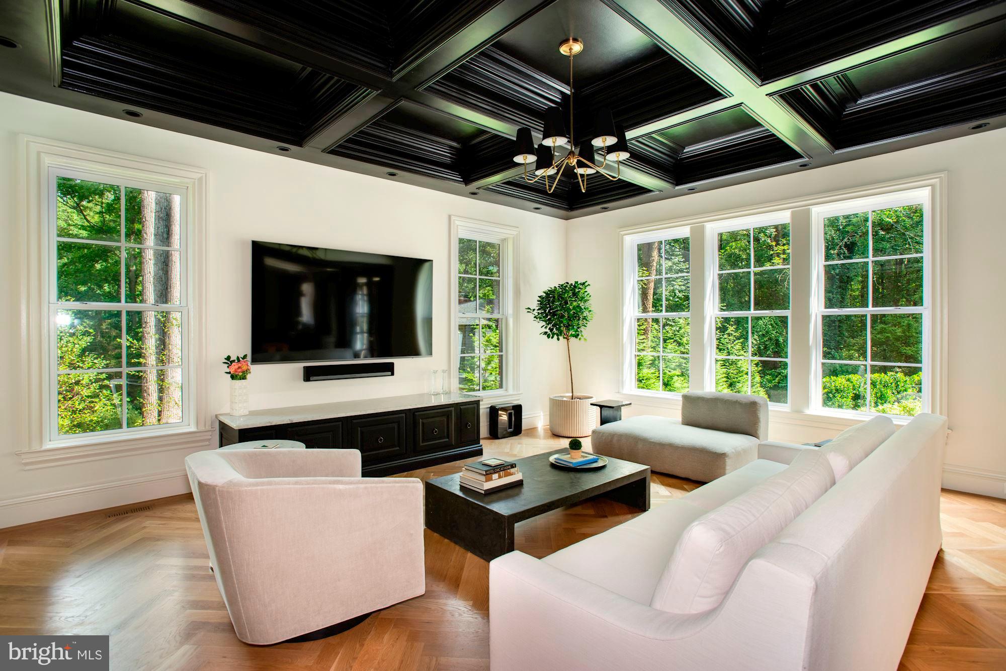 RIVER OAKS - Residential