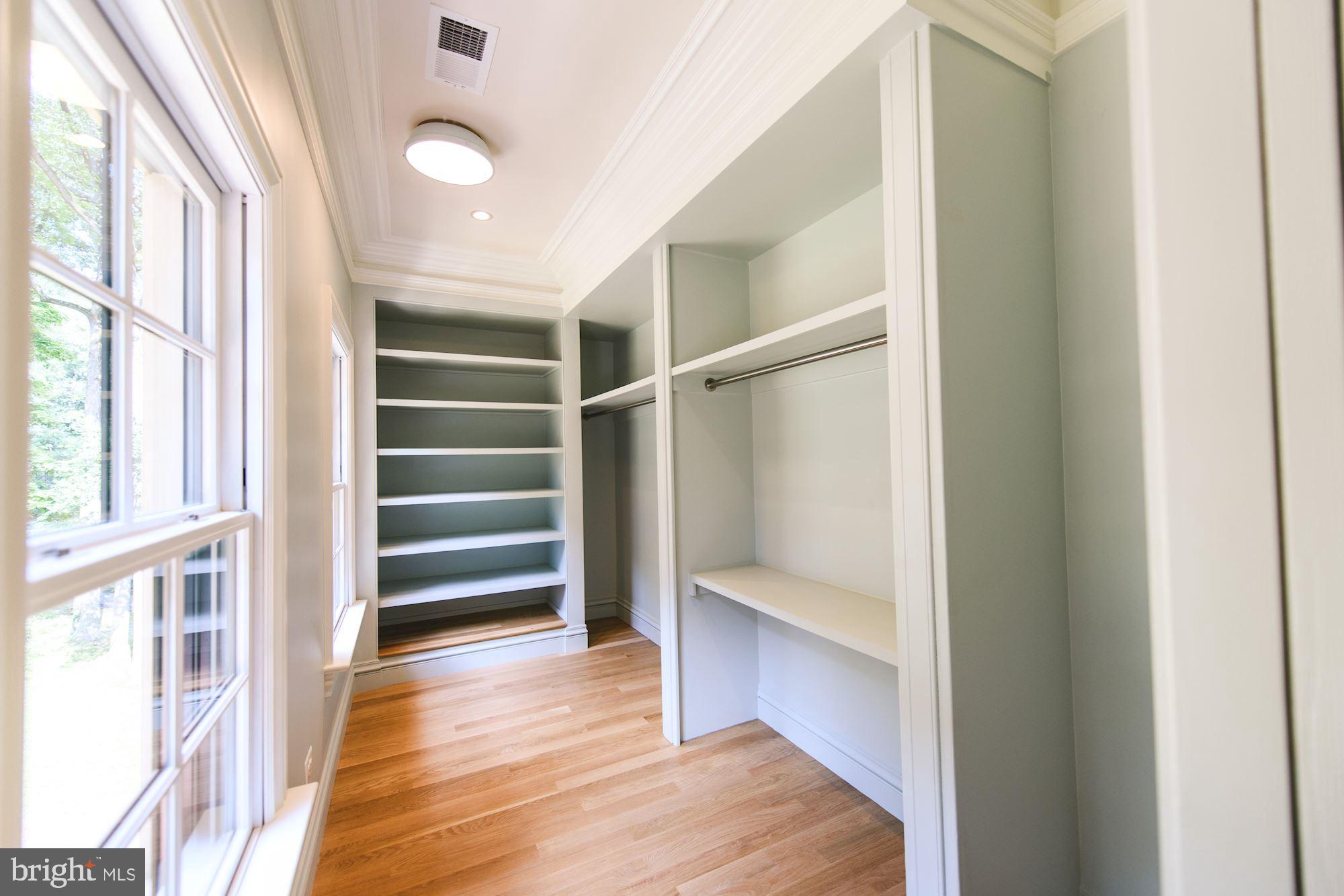 RIVER OAKS - Residential