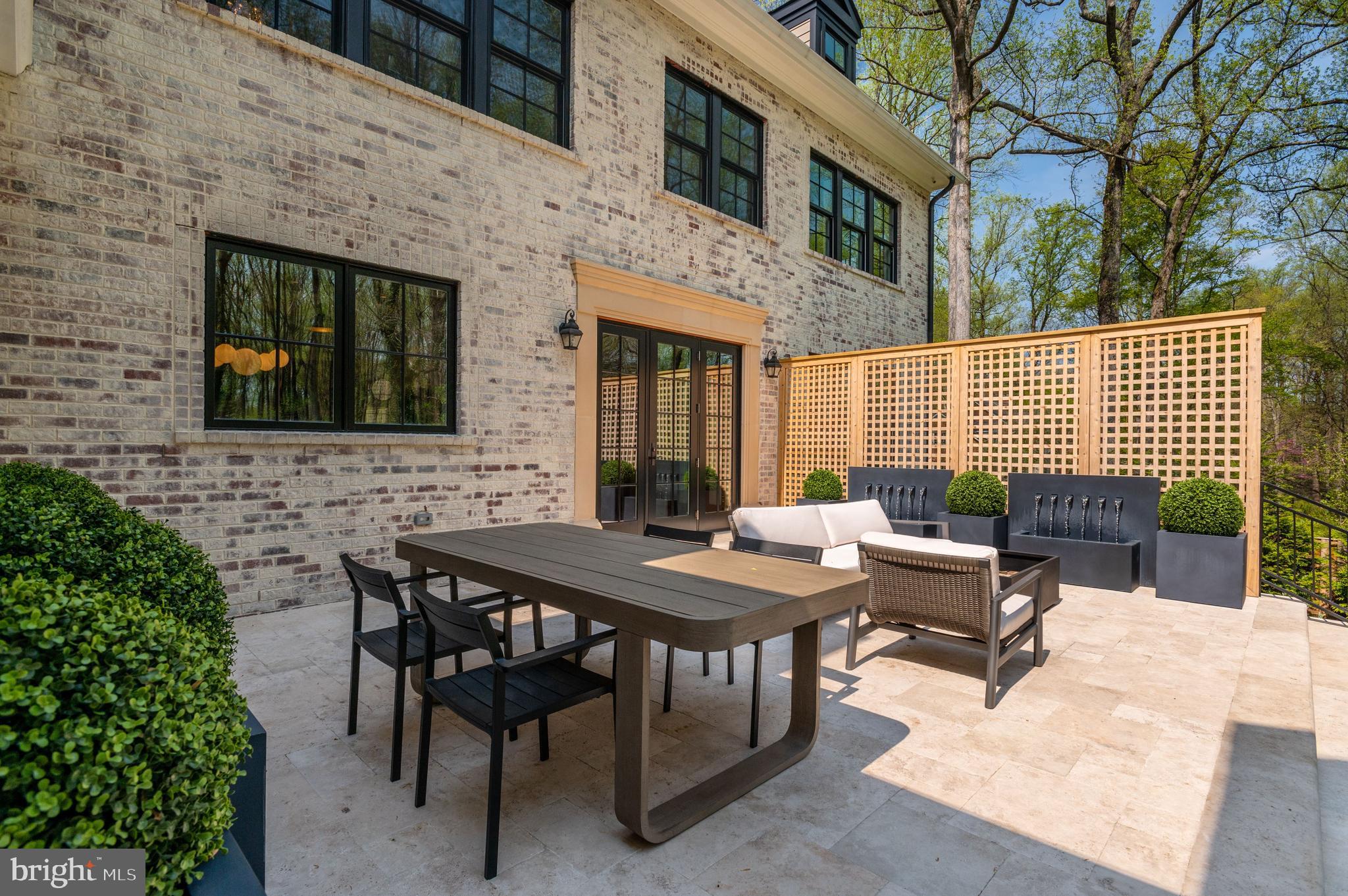 RIVER OAKS - Residential