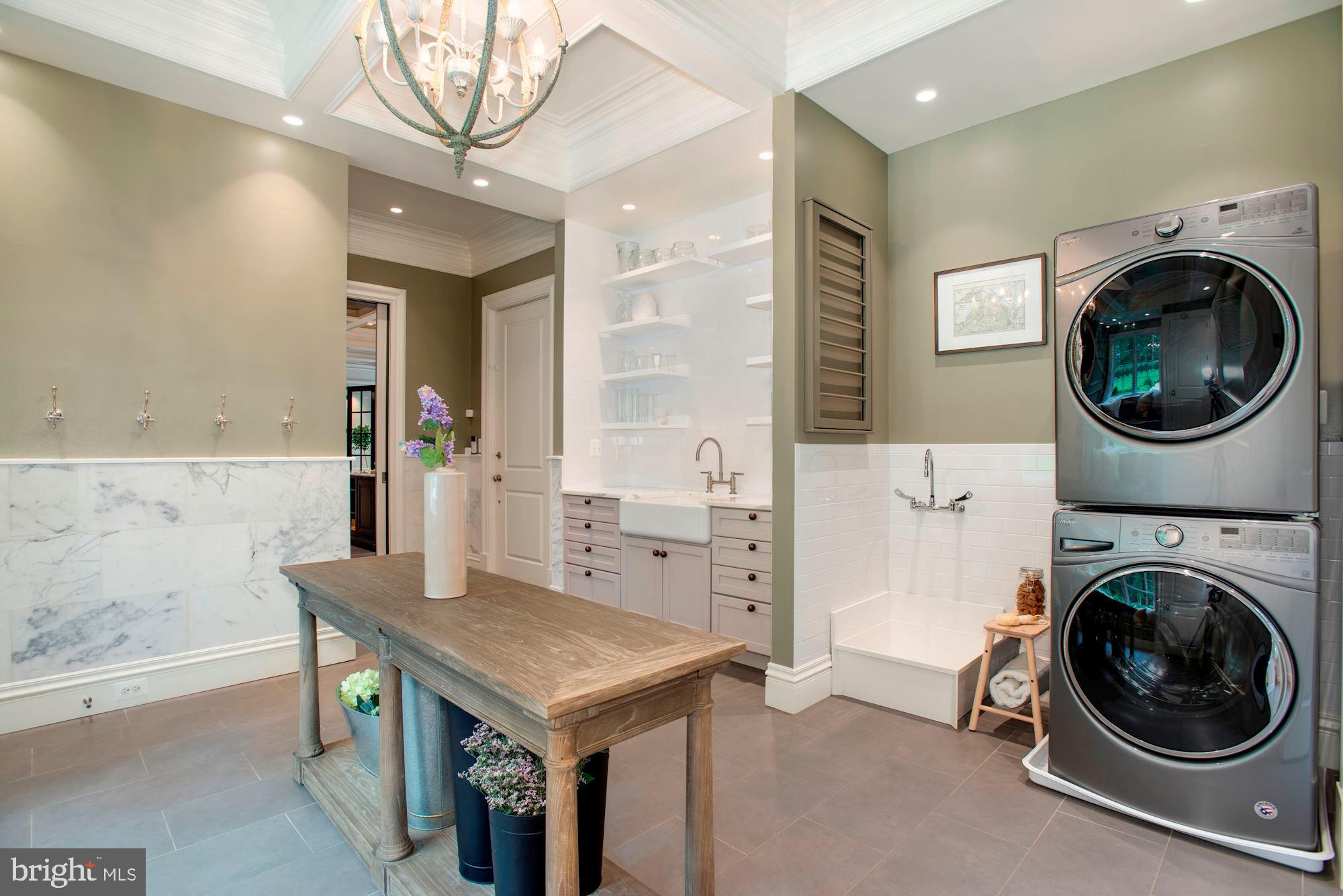 RIVER OAKS - Residential