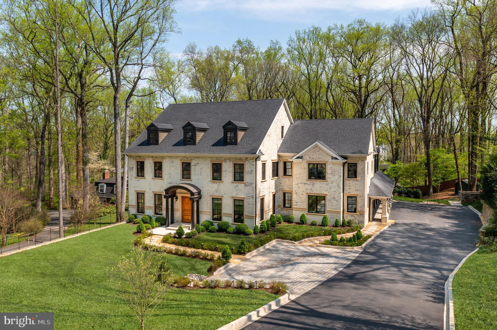 RIVER OAKS - Residential