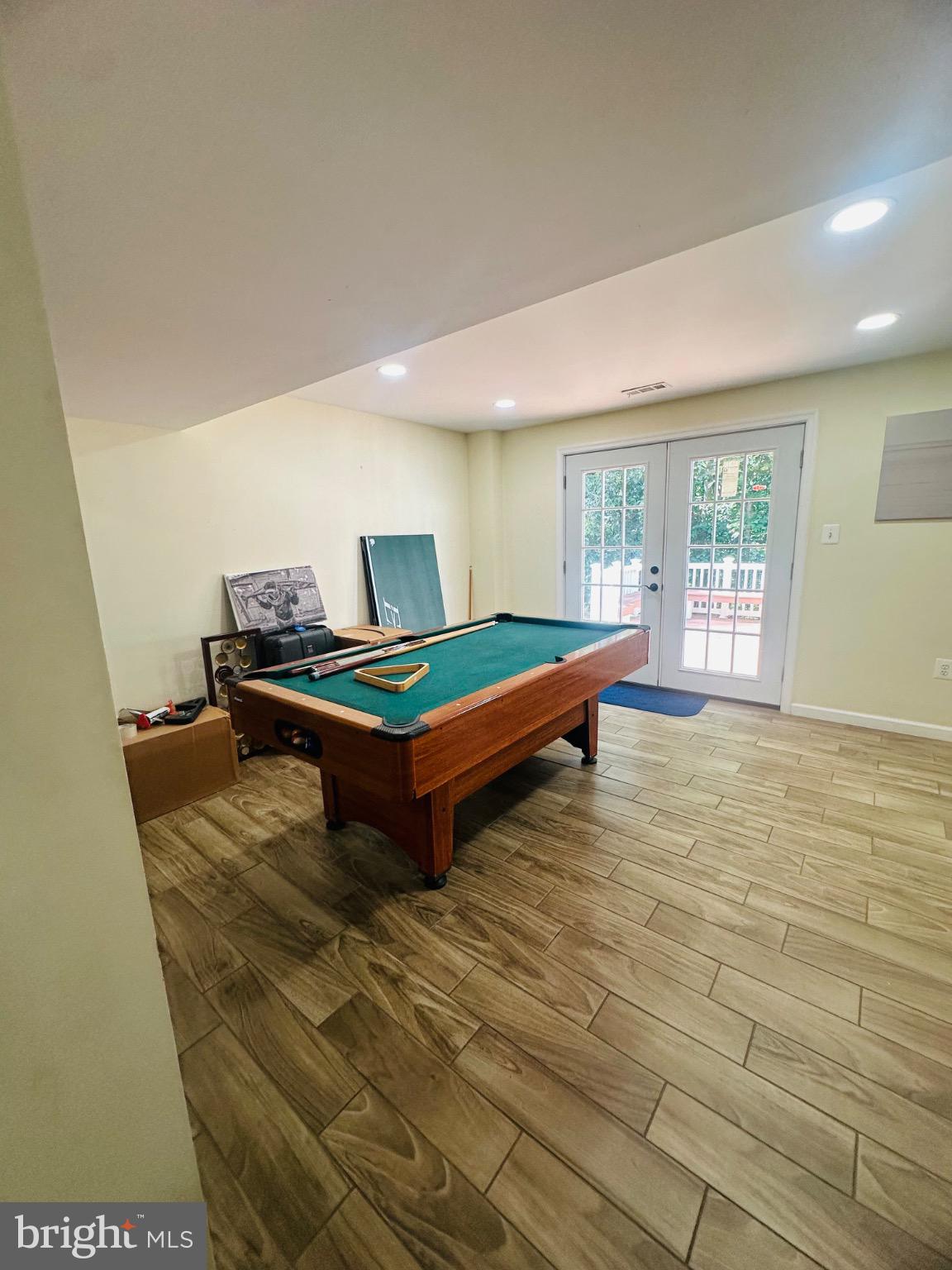 HAMPTON OAKS - Residential