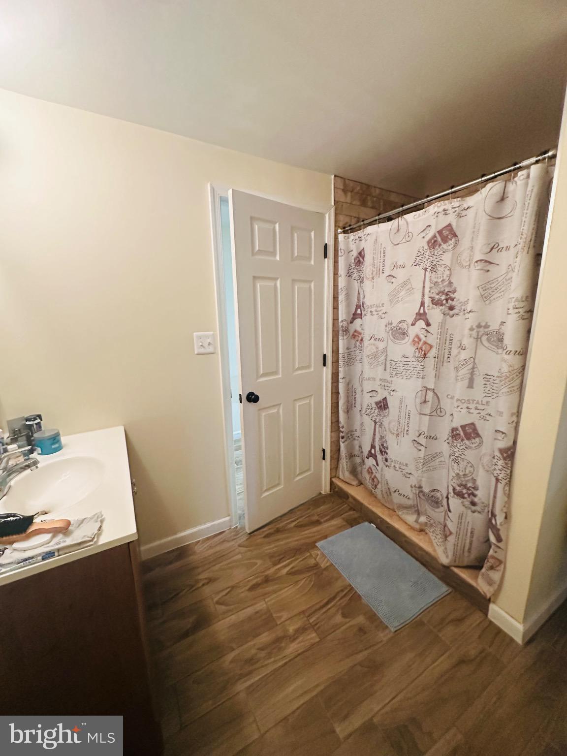 HAMPTON OAKS - Residential