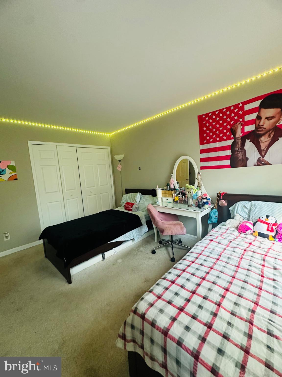 HAMPTON OAKS - Residential