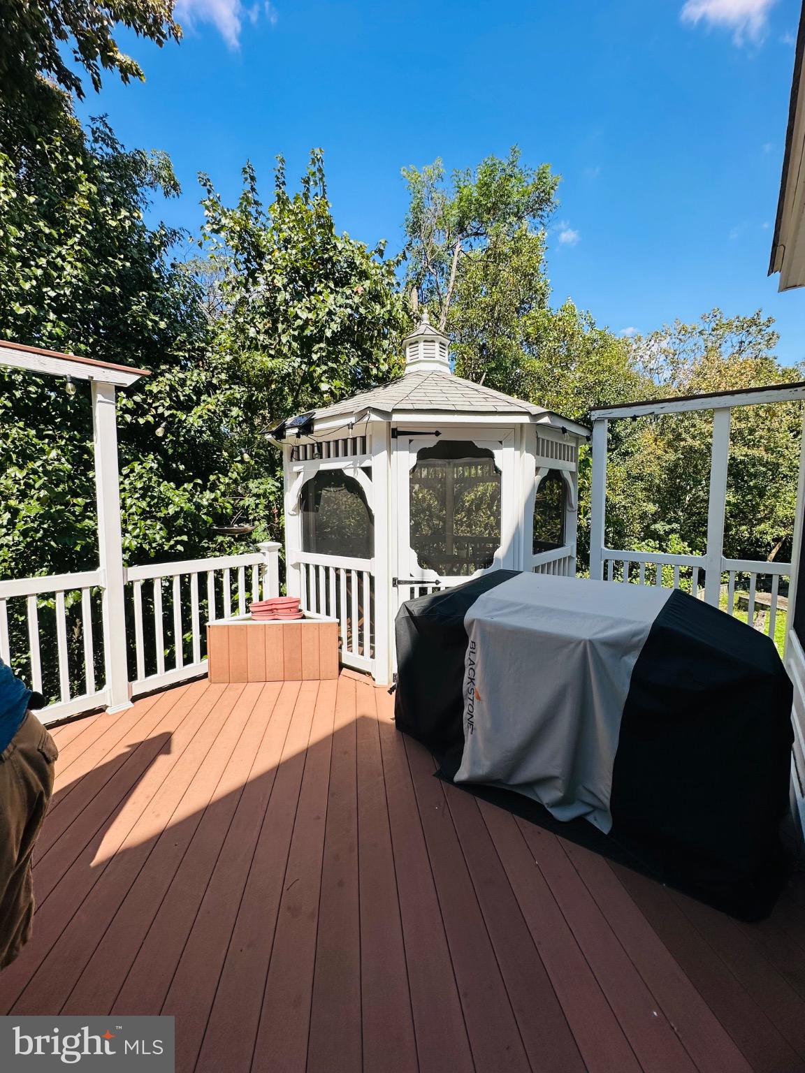 HAMPTON OAKS - Residential