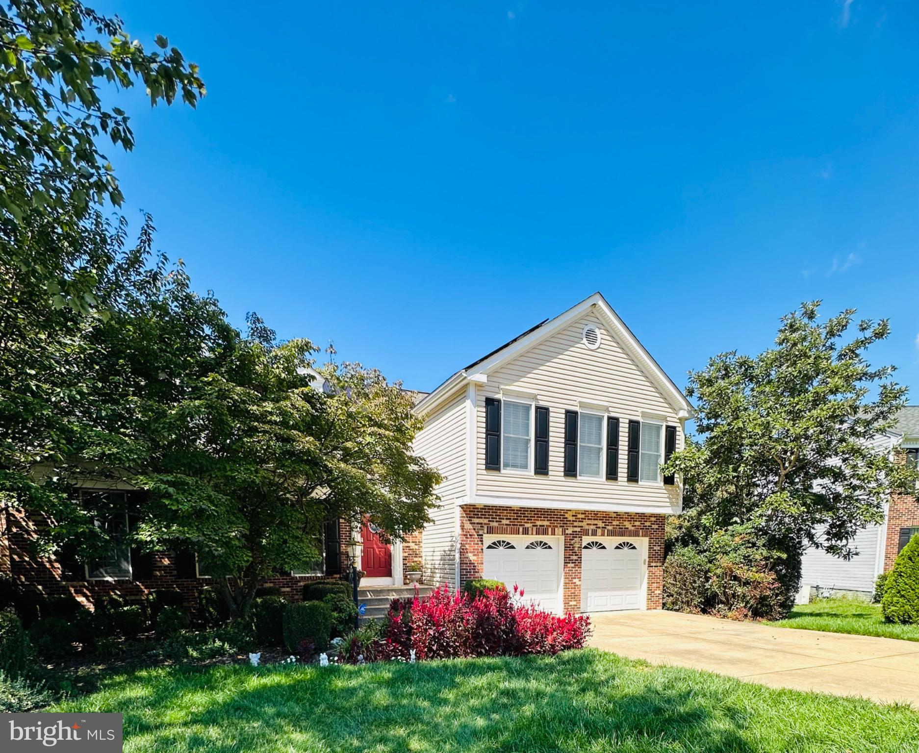 30 BRIDGEPORT CIRCLE