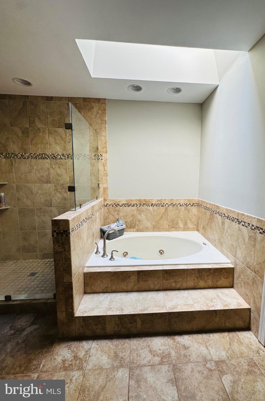 HAMPTON OAKS - Residential