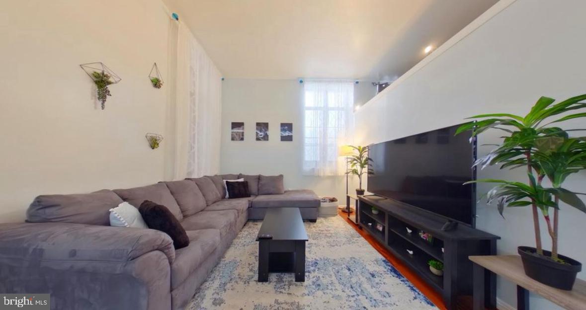1601 SPRING GARDEN STREET 218