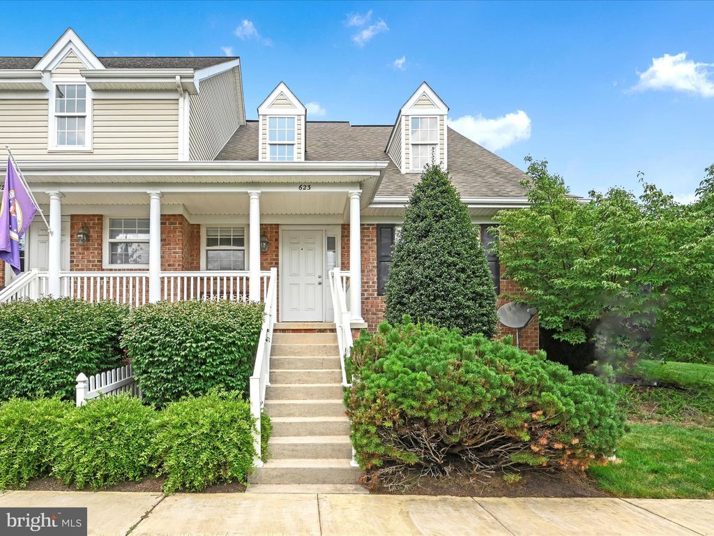 Photo of 623 Courthouse Circle, LITITZ, PA 17543 (MLS # PALA2073452)