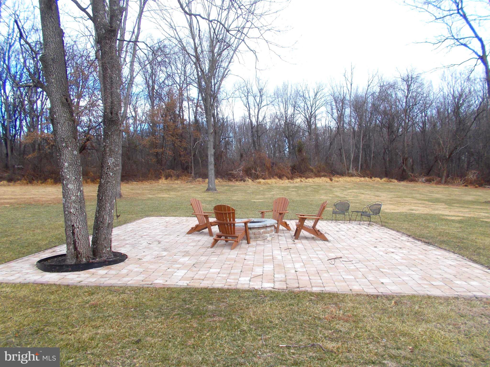 7213 CLIFF PINE DRIVE