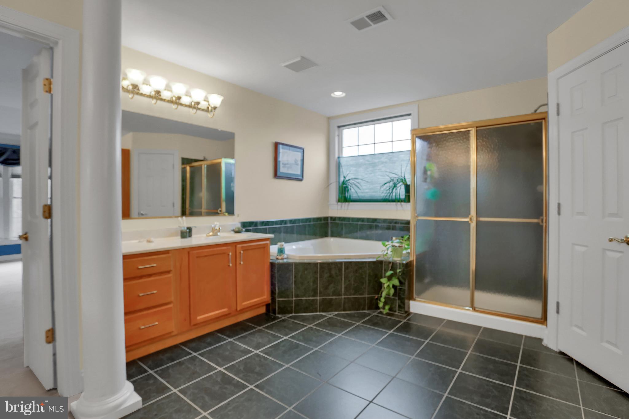 RIVER DOWNS - Residential