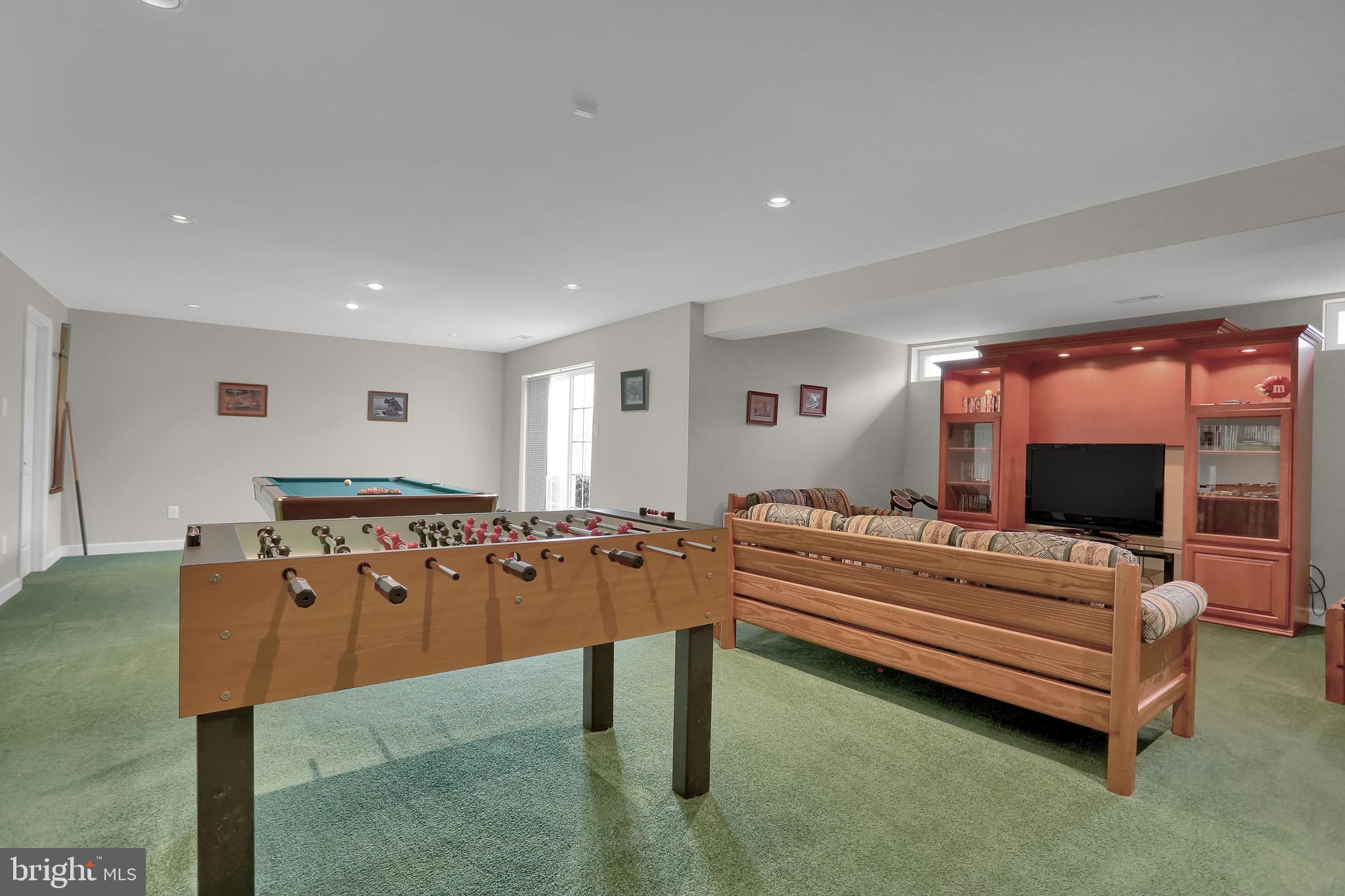 RIVER DOWNS - Residential