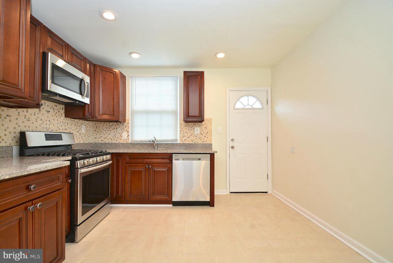 HIGHLANDTOWN - Residential