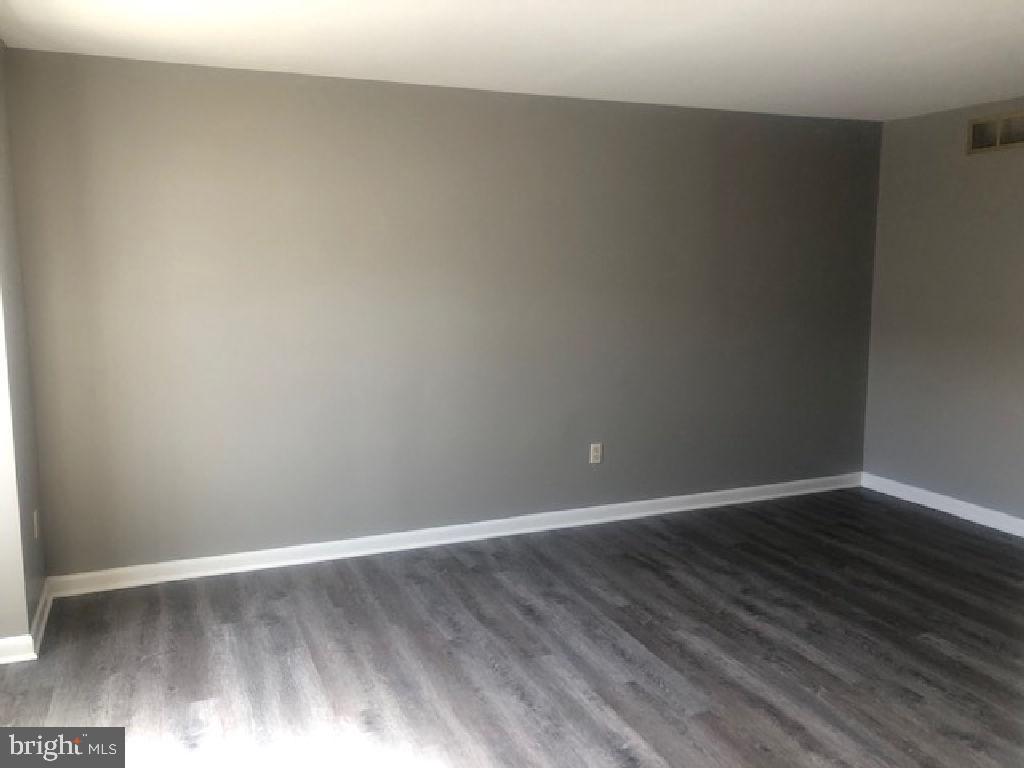 CONSTANT FRIENDSHIP - Residential Lease