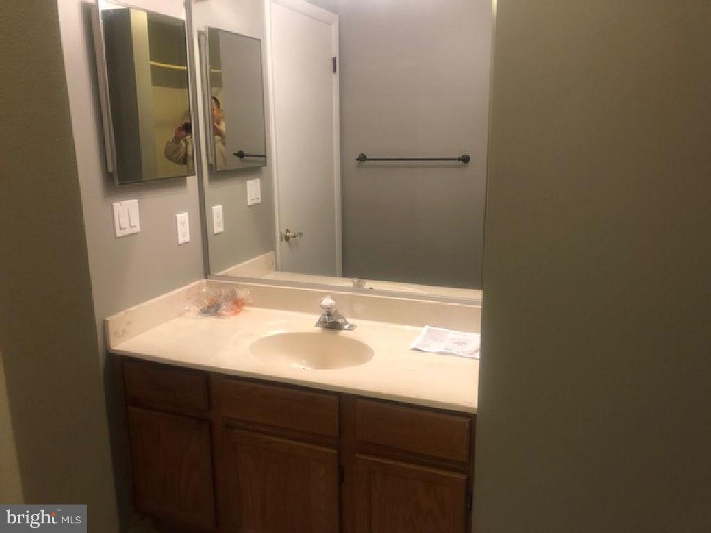 CONSTANT FRIENDSHIP - Residential Lease