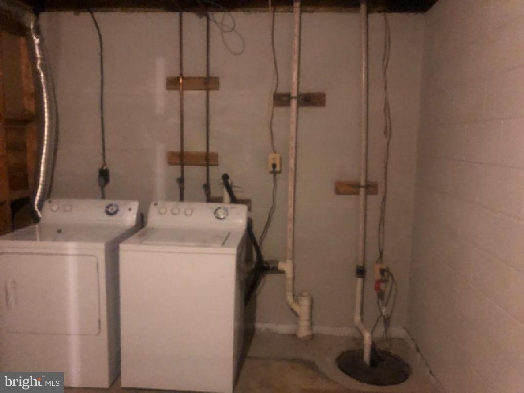 CONSTANT FRIENDSHIP - Residential Lease