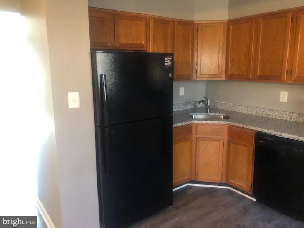 CONSTANT FRIENDSHIP - Residential Lease