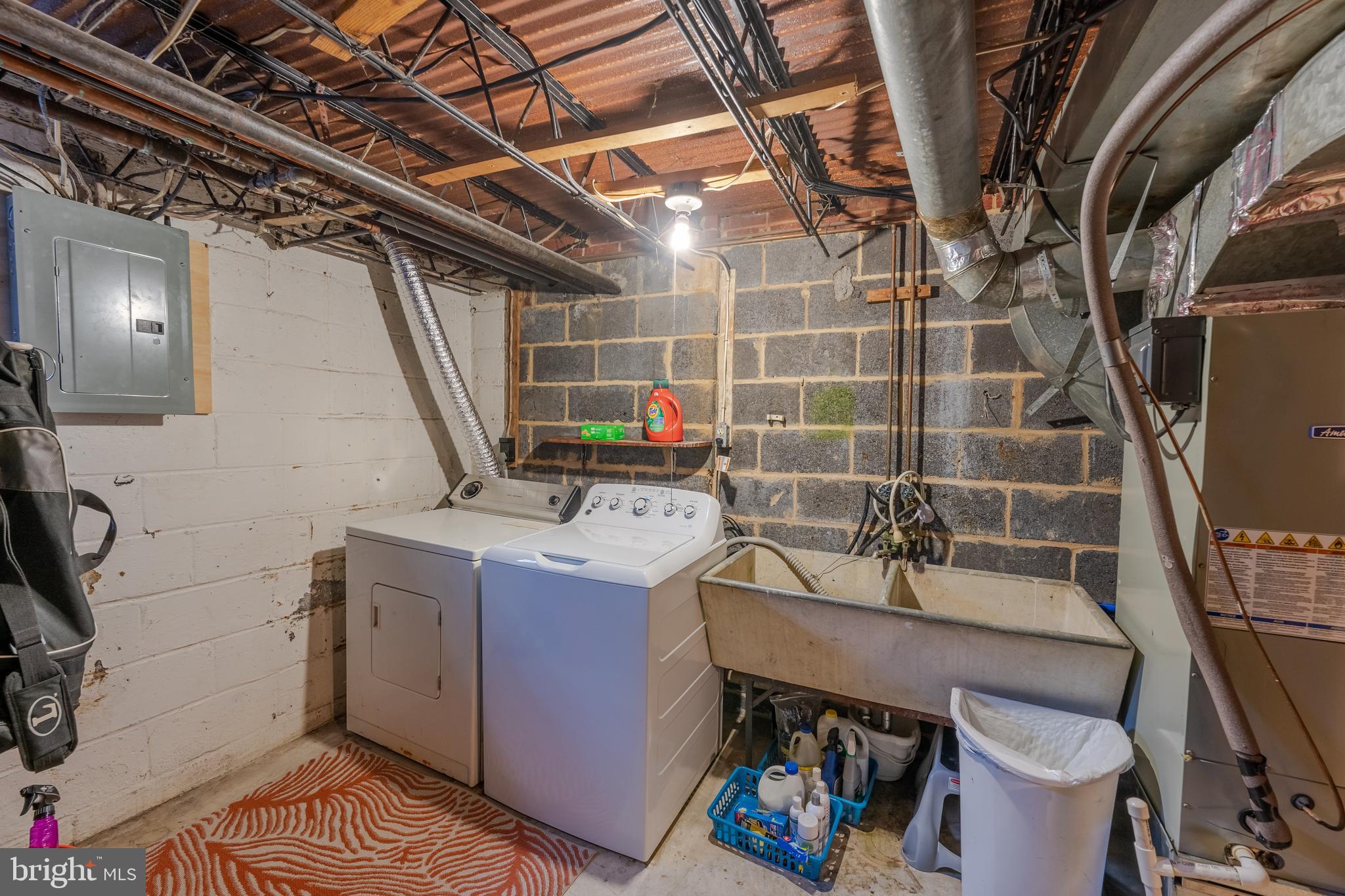 PARKVIEW COURT - Residential