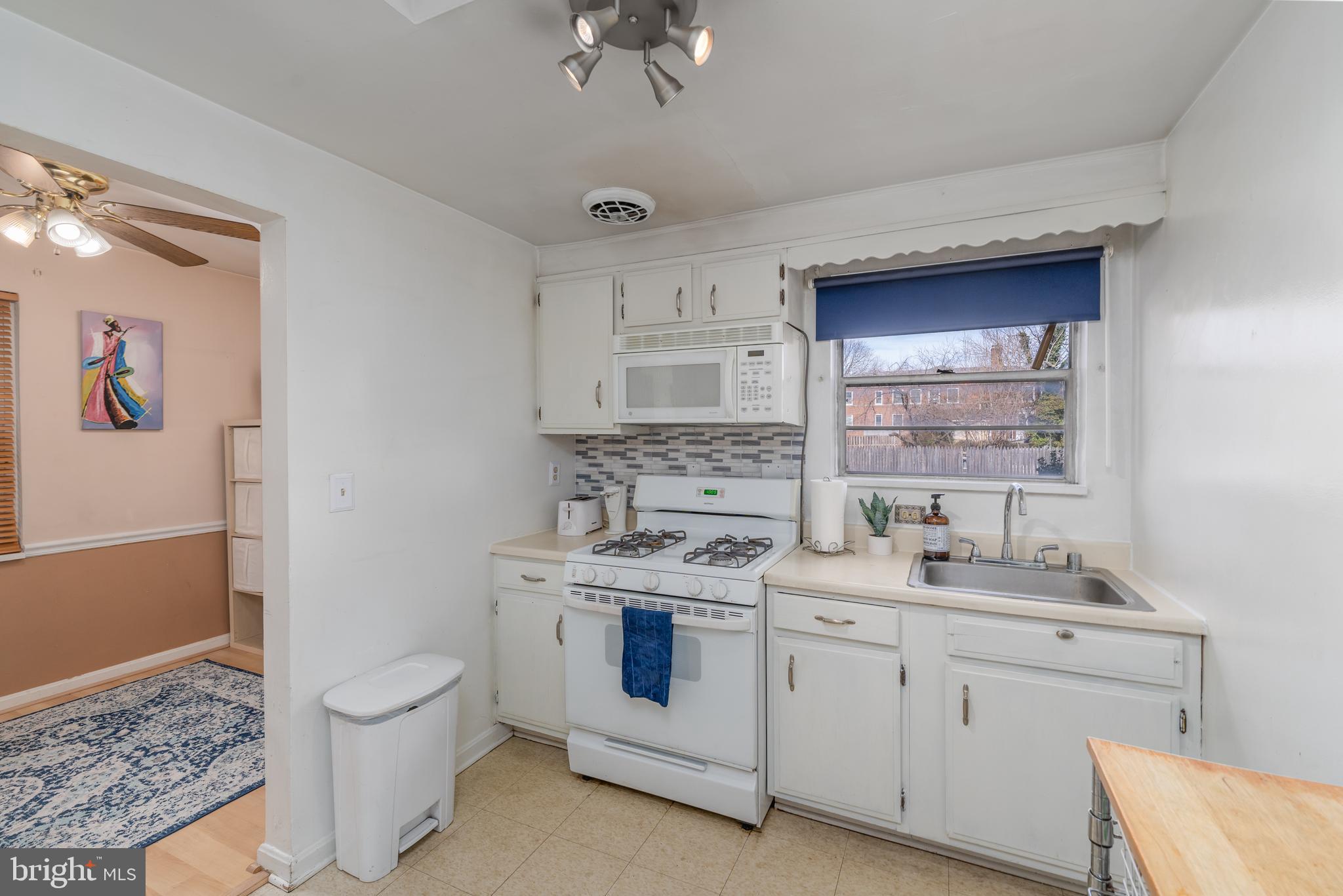 PARKVIEW COURT - Residential