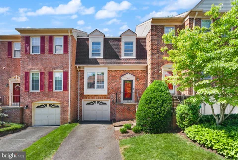 7877 Hampton Village Pass, Annandale, VA 22003 - #: VAFX2336162