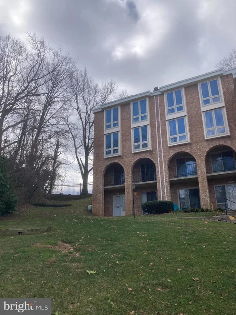 2601 Wagon Drive Unit 362, Alexandria, VA MLS: VAFX2333346
