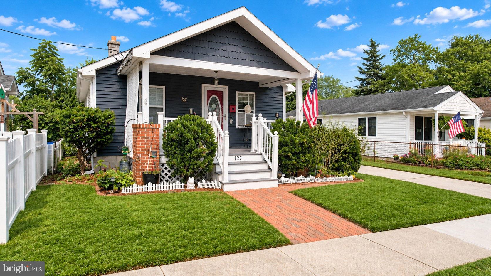 127 W PIERSON AVENUE
