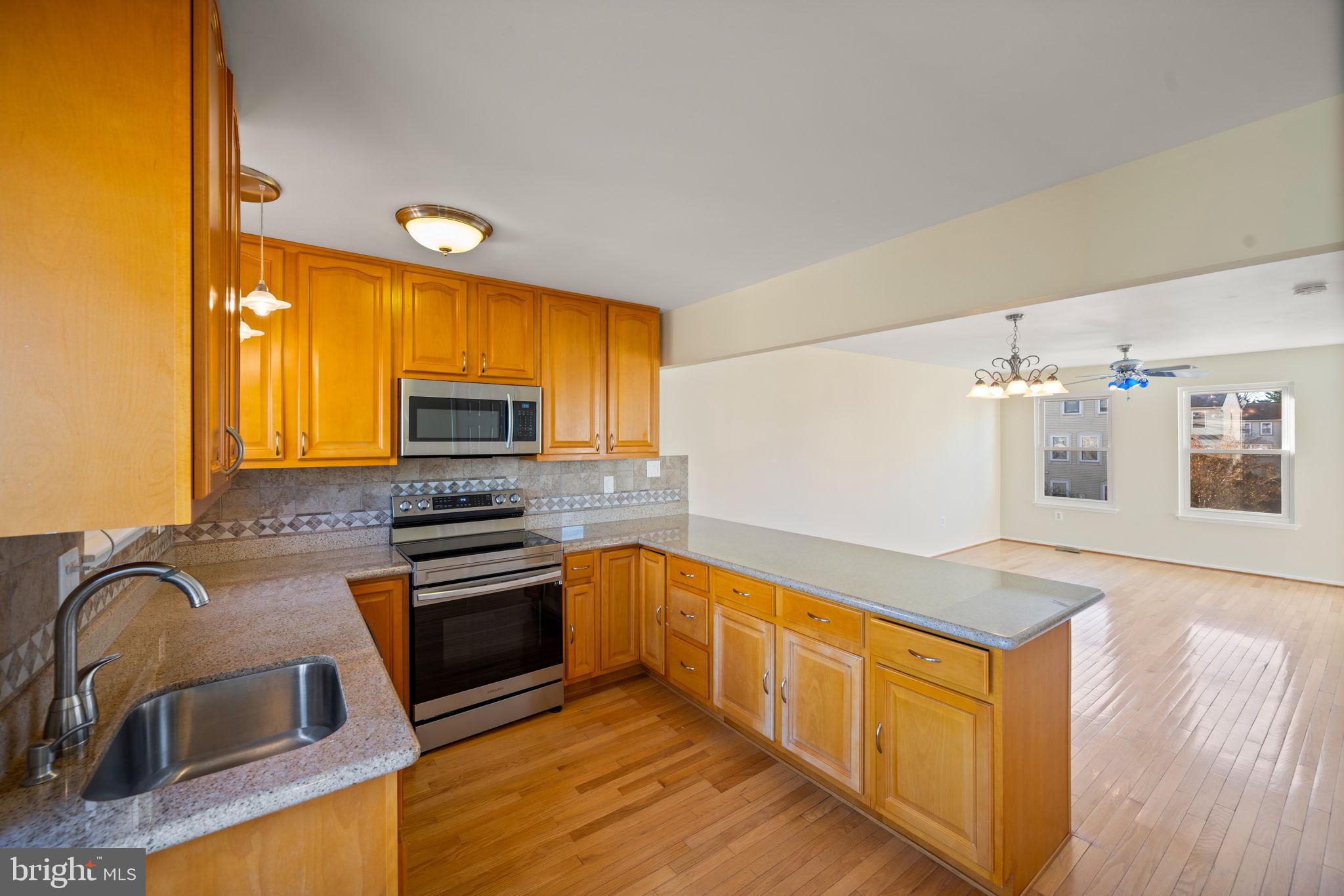 VALLEY STREAM ESTATES - Residential