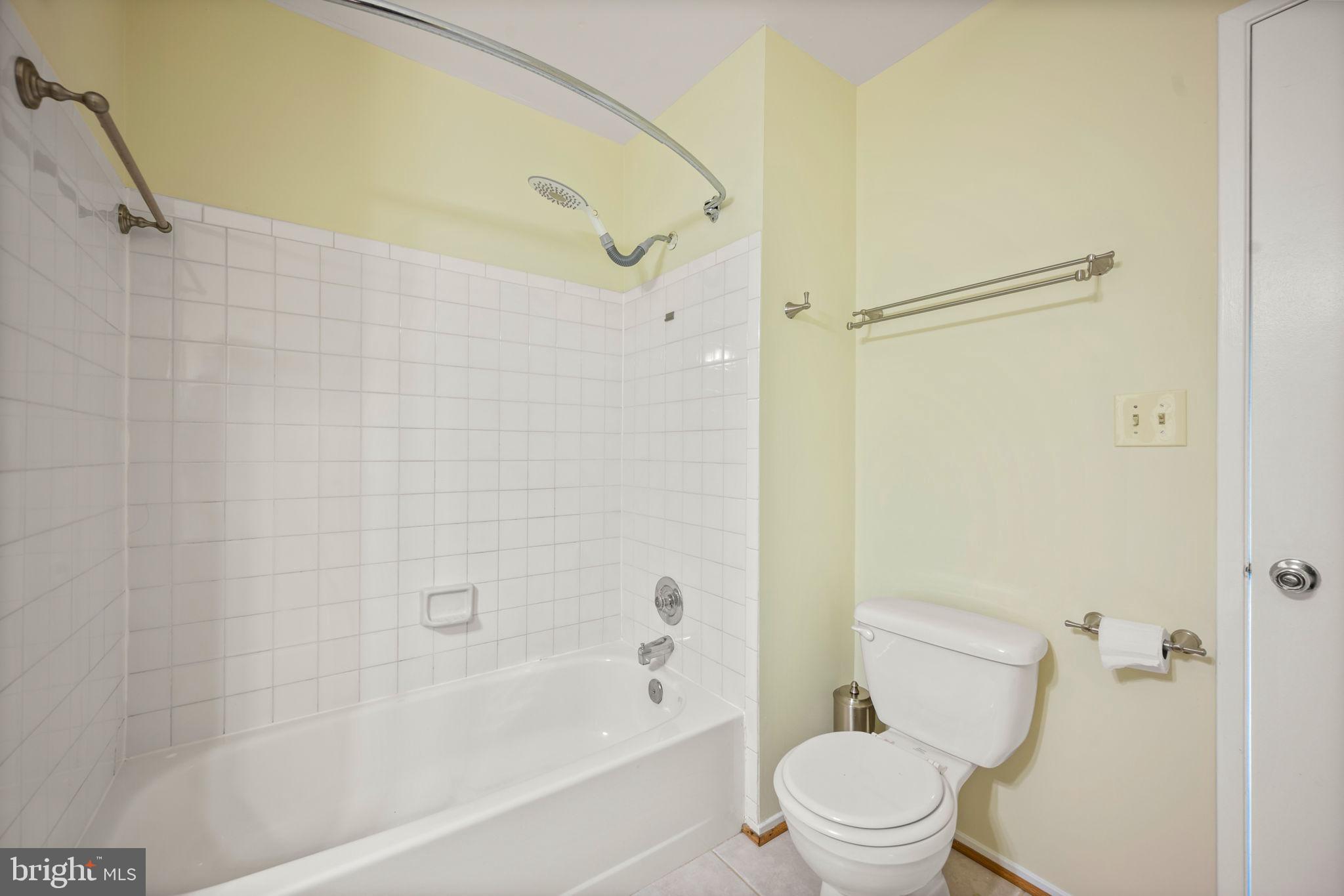 VALLEY STREAM ESTATES - Residential