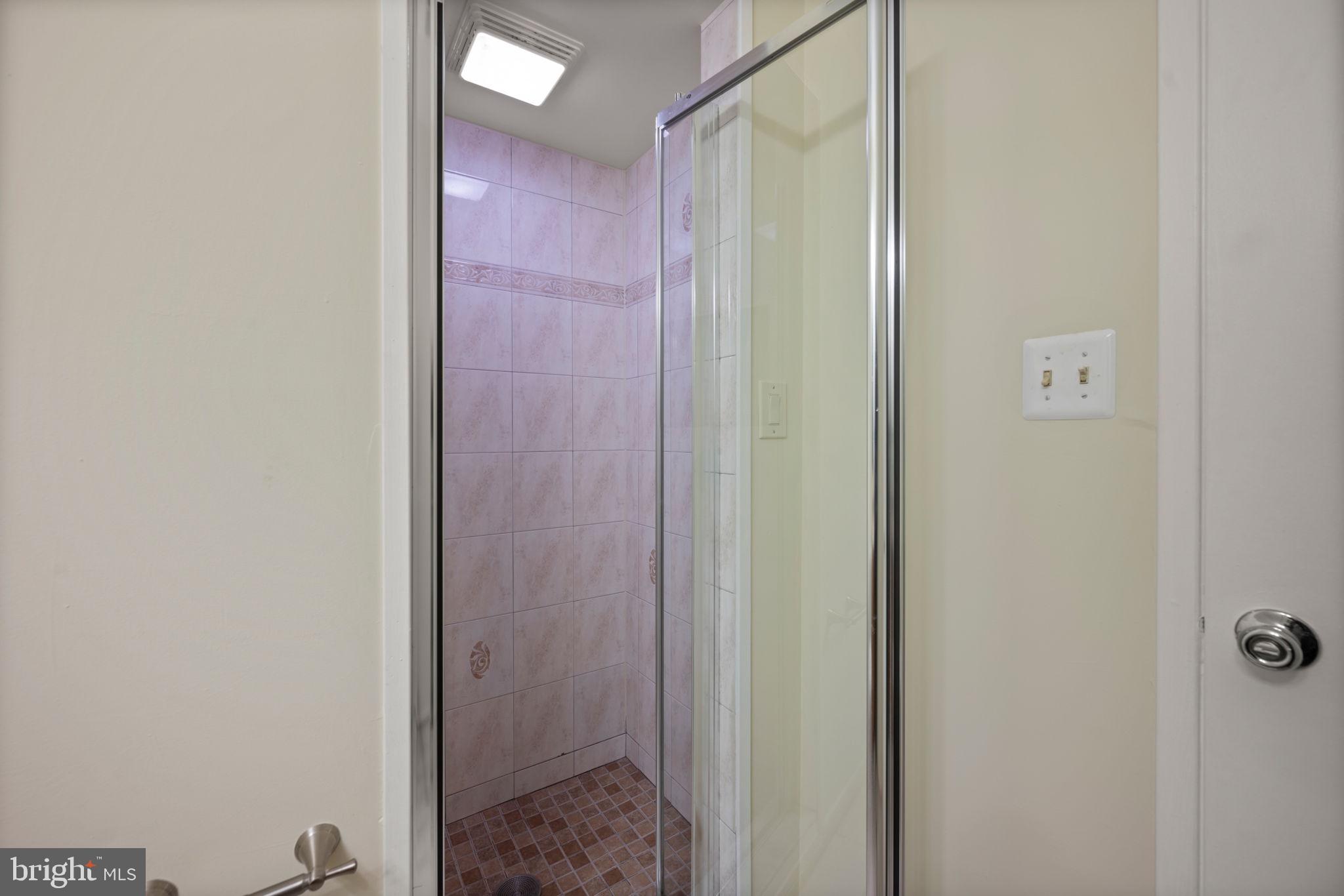 VALLEY STREAM ESTATES - Residential