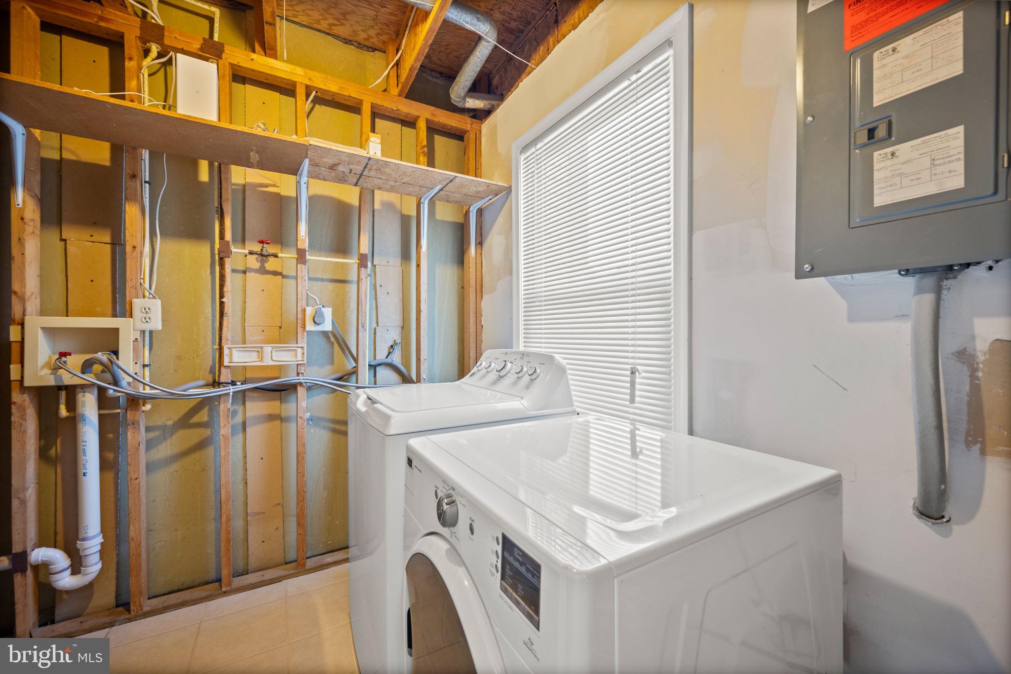 VALLEY STREAM ESTATES - Residential