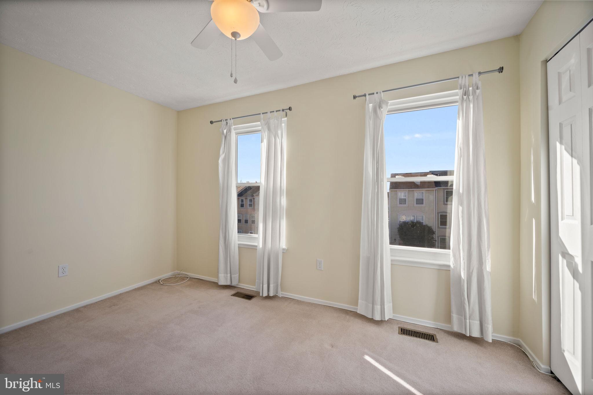 VALLEY STREAM ESTATES - Residential