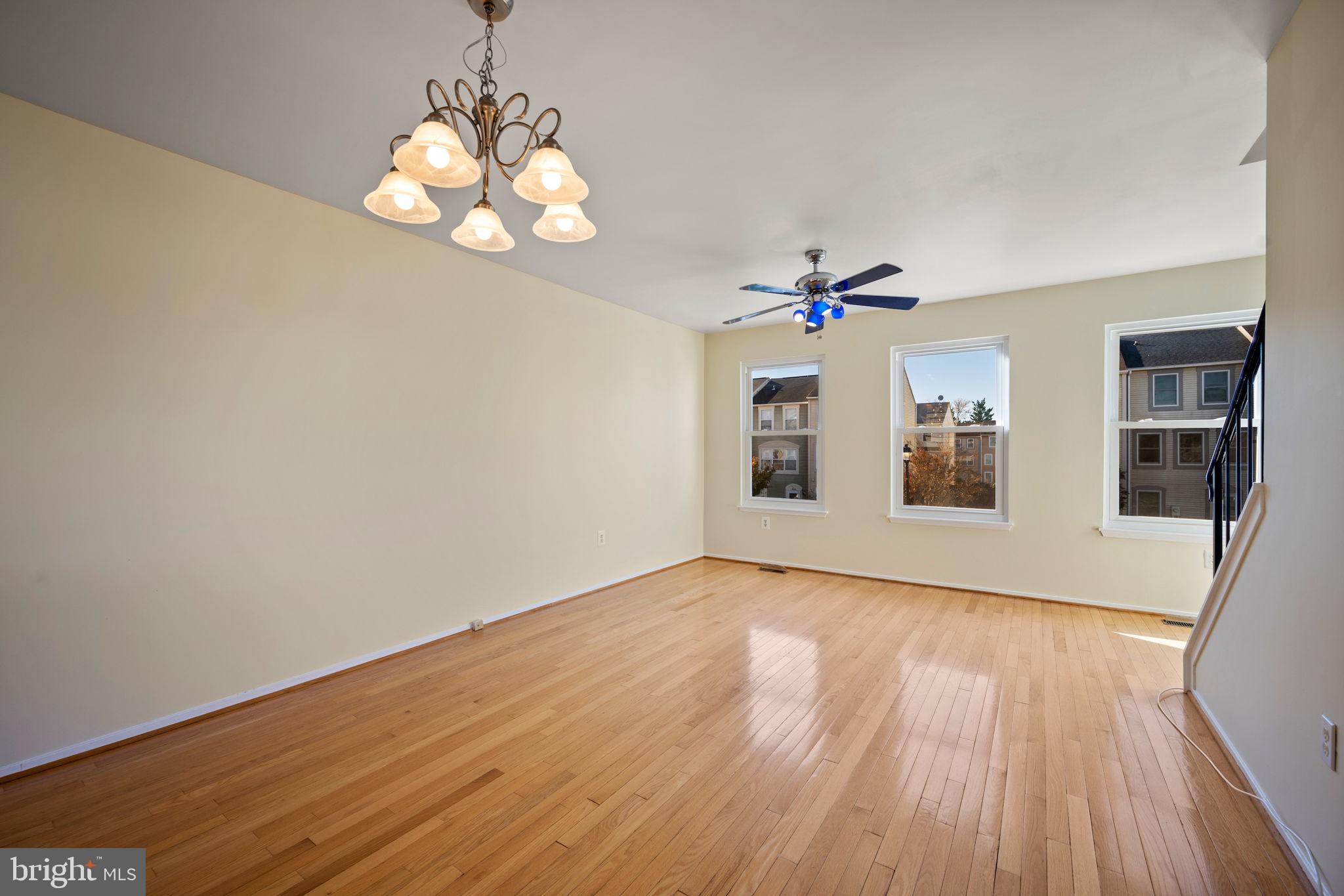 VALLEY STREAM ESTATES - Residential