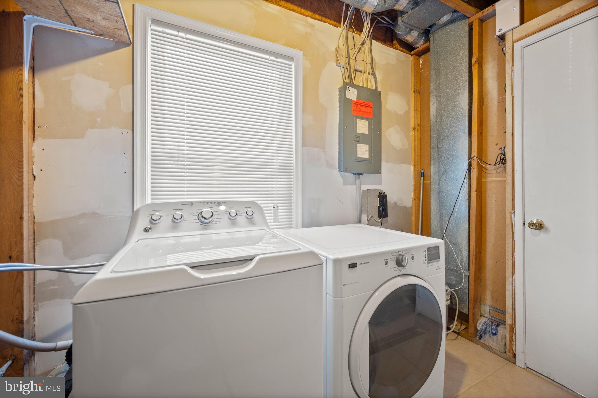 VALLEY STREAM ESTATES - Residential