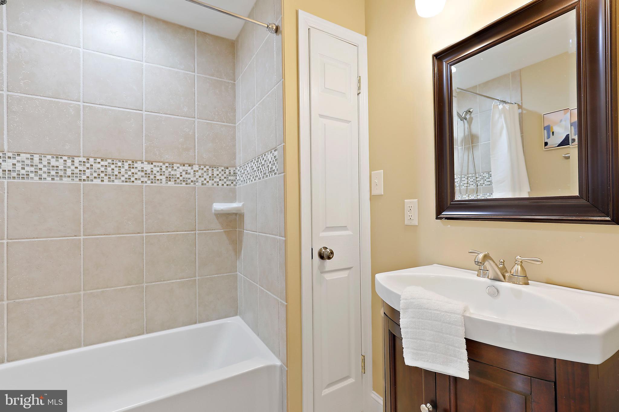 FEDERAL HILL HISTORIC DISTRICT - Residential Lease